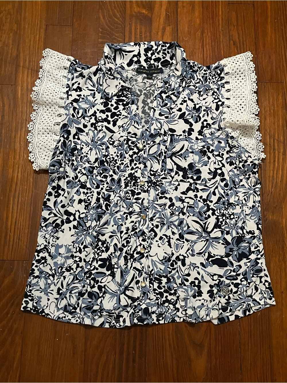 Adrienne Vittadini Blue & White Floral Crochet Sleeve Button-Up Top